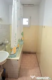Vind apartament 3 camere Calea Manastur. 