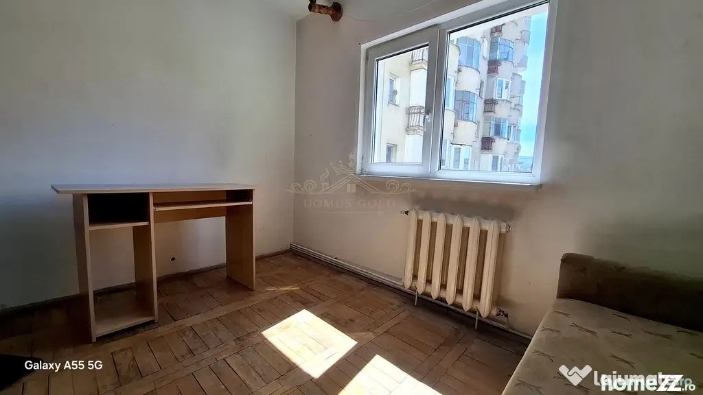 Vind apartament 3 camere Calea Manastur.