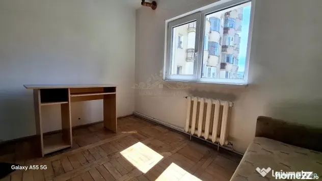 Vind apartament 3 camere Calea Manastur.