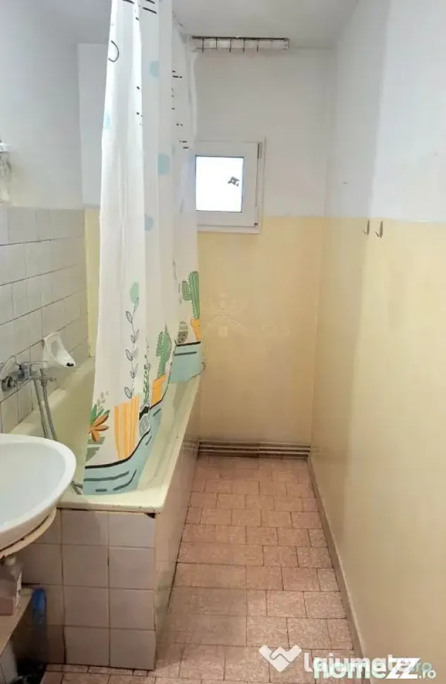 Vind apartament 3 camere Calea Manastur.