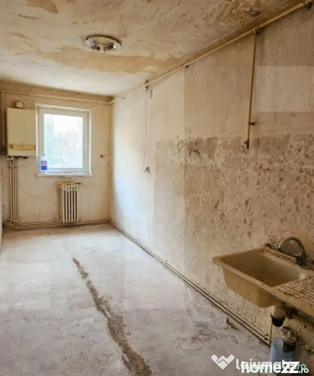 Apartament cu 3 camere, 72 mp, etaj 1, ideal pentru renovare - Sfantu Gheorghe (Covasna)