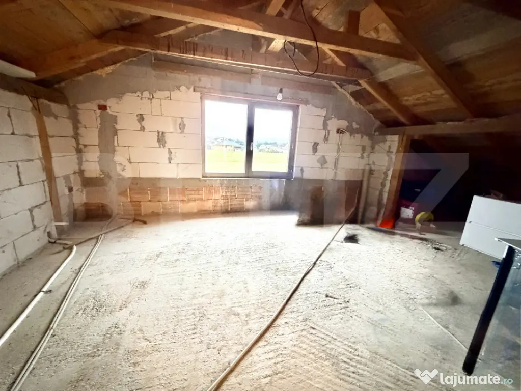 Casa individuala,4 dormitoare,teren 611 mp,Vintu de Jos