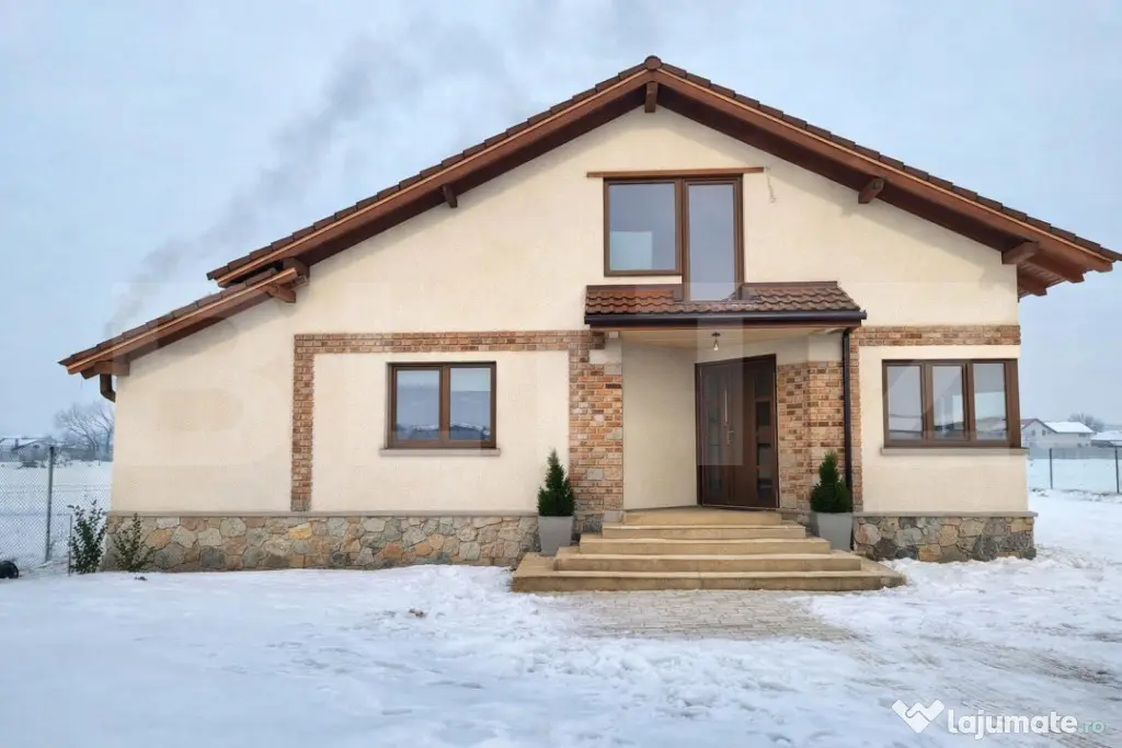 Casa individuala,4 dormitoare,teren 611 mp,Vintu de Jos