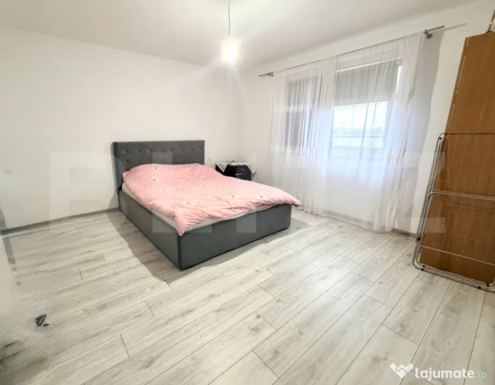 Casa individuala,4 dormitoare,teren 611 mp,Vintu de Jos