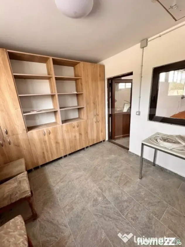 Hala de inchiriat 350 m² , Cășeiu
