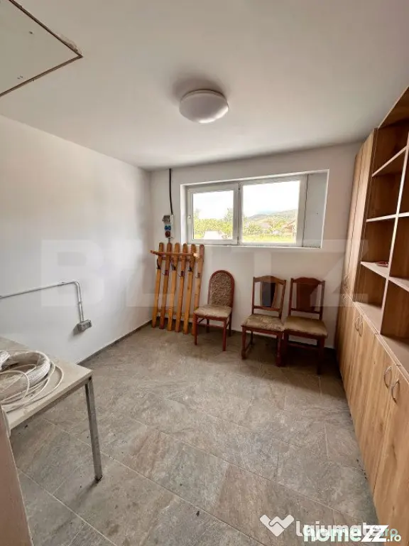 Hala de inchiriat 350 m² , Cășeiu