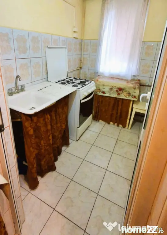 Apartament 2 camere, 37 mp, zonă Vest - Ploiesti (Prahova)