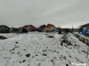Proprietate cu 2 case, una fiind tradițională, Dezmir 