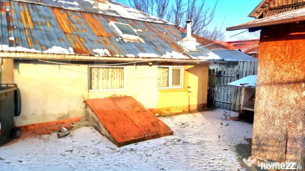 Casă individuală cu teren generos ,900 mp în Lipănești - Lipanesti (Prahova)