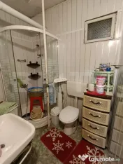 Casa cu 4 camere, baie, bucatarie, anexe, pivniță, teren 1 