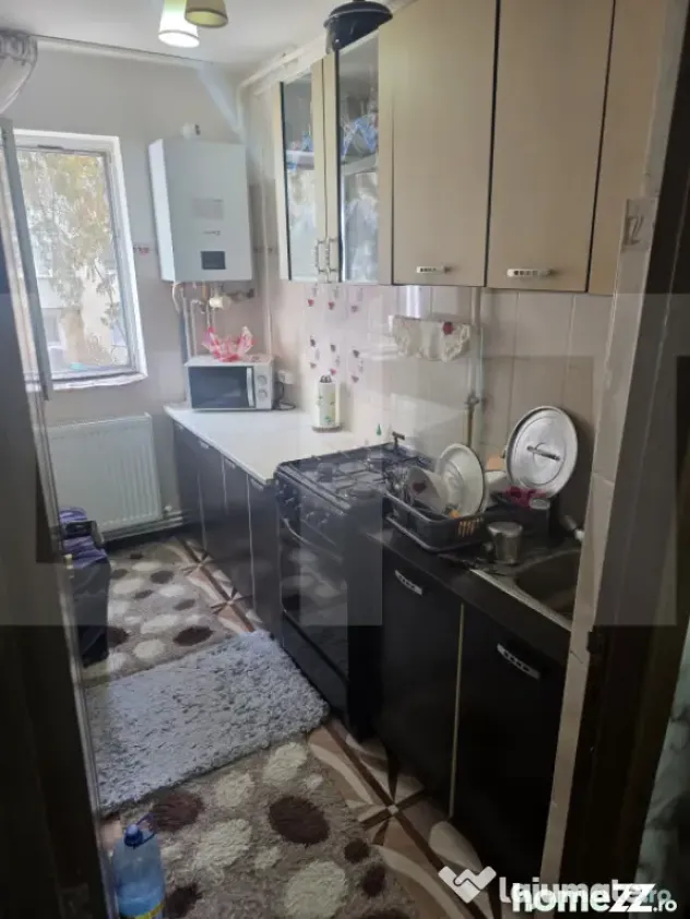 Apartament cu 3 camere, 47 mp, in zona Ciucului