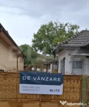Casă bătrânească la stradă, Podari-Livezi, teren 822 mp 