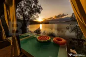 Casa De Vacanta cu vedere la lacul Bezid-OPORTUNITATE 