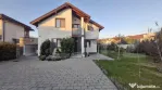 Casă Individuală Modernă cu Panouri Solare, Intrare Separ