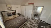 Casă Individuală Modernă cu Panouri Solare, Intrare Separ 