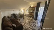 Casă Individuală Modernă cu Panouri Solare, Intrare Separ 