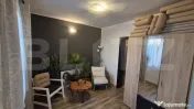 Casă Individuală Modernă cu Panouri Solare, Intrare Separ 