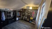 Casă Individuală Modernă cu Panouri Solare, Intrare Separ 