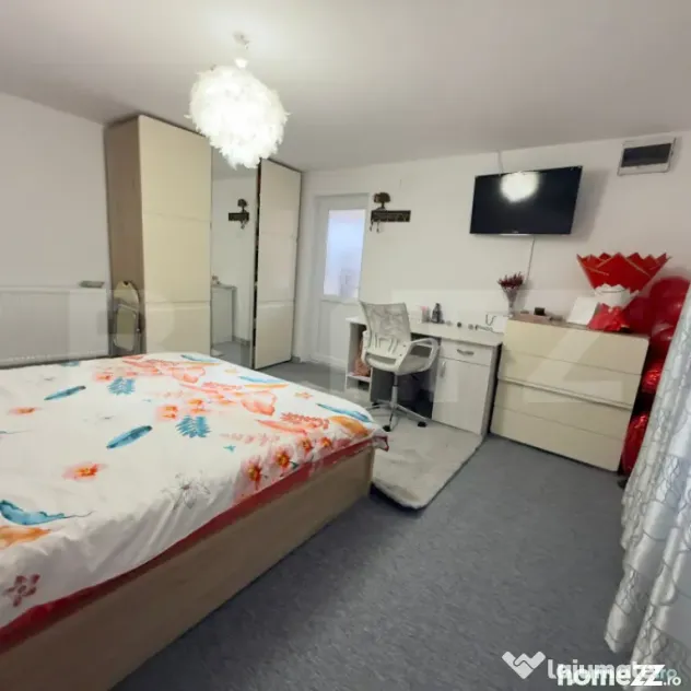 Casa de vanzare, la 10 km de orasul Targu Jiu - Targu Jiu (Gorj)