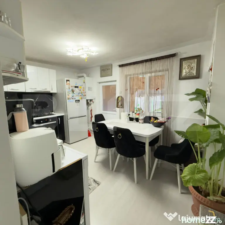 Casa de vanzare, la 10 km de orasul Targu Jiu - Targu Jiu (Gorj)