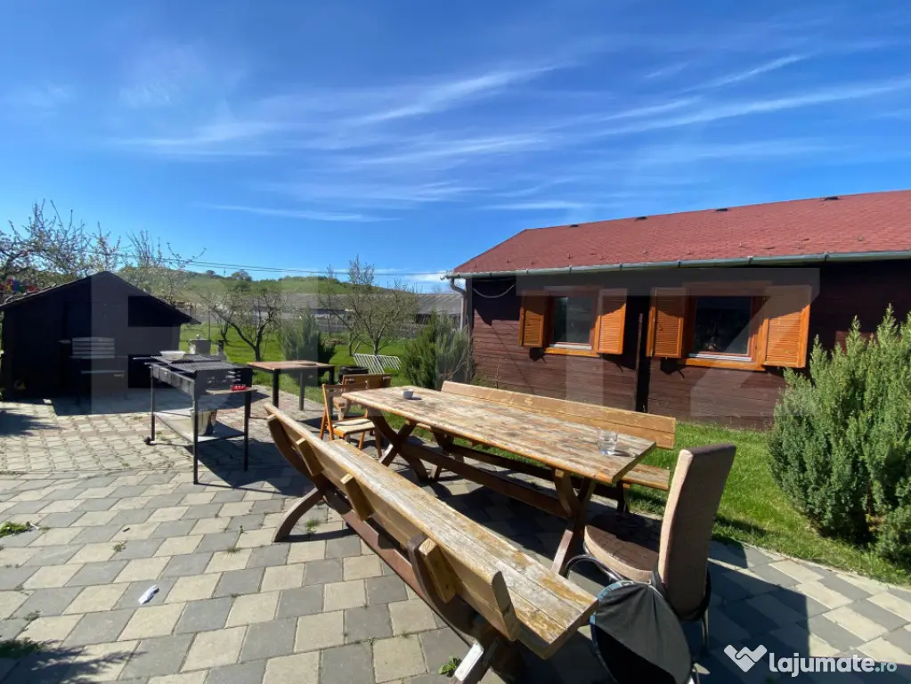 Teren generos de 2.752mp cu 2 casute si 2 anexe
