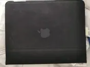 iPad 1 cu husa pentru piese 