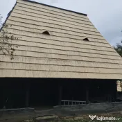 Acoperiș cu șindrilă din lemn de molid sau stejar 