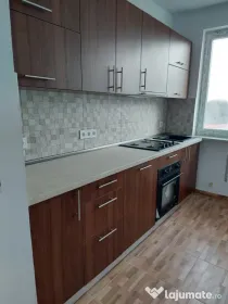 Apartament etaj 3 din 3, 3 camere