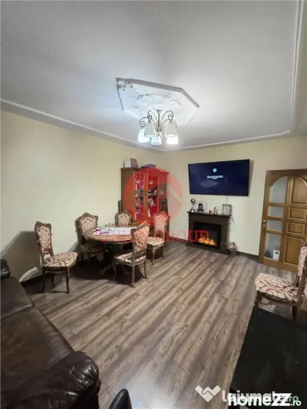 Apartament 4 Camere in Vila, Curte si Intrare Separata, Zona - Constanta (Constanta)