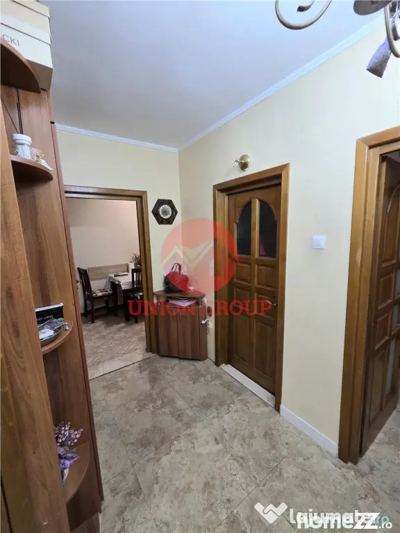 Apartament 4 Camere in Vila, Curte si Intrare Separata, Zona - Constanta (Constanta)