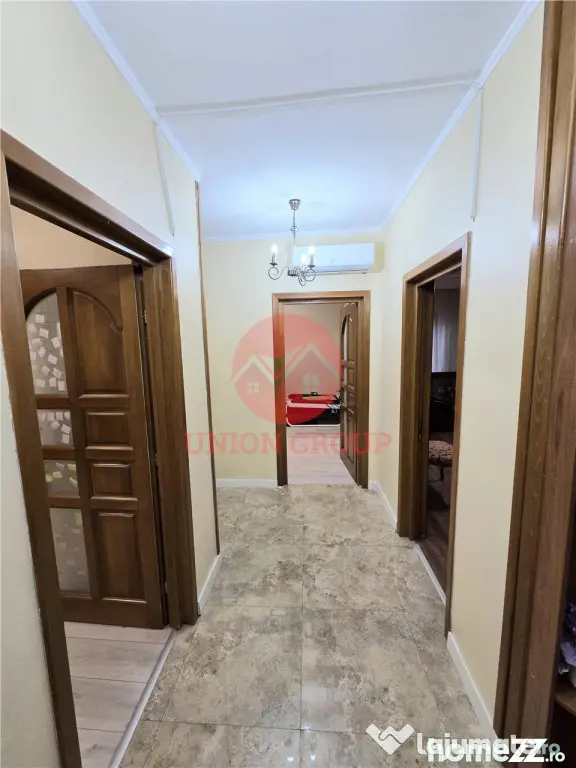 Apartament 4 Camere in Vila, Curte si Intrare Separata, Zona - Constanta (Constanta)