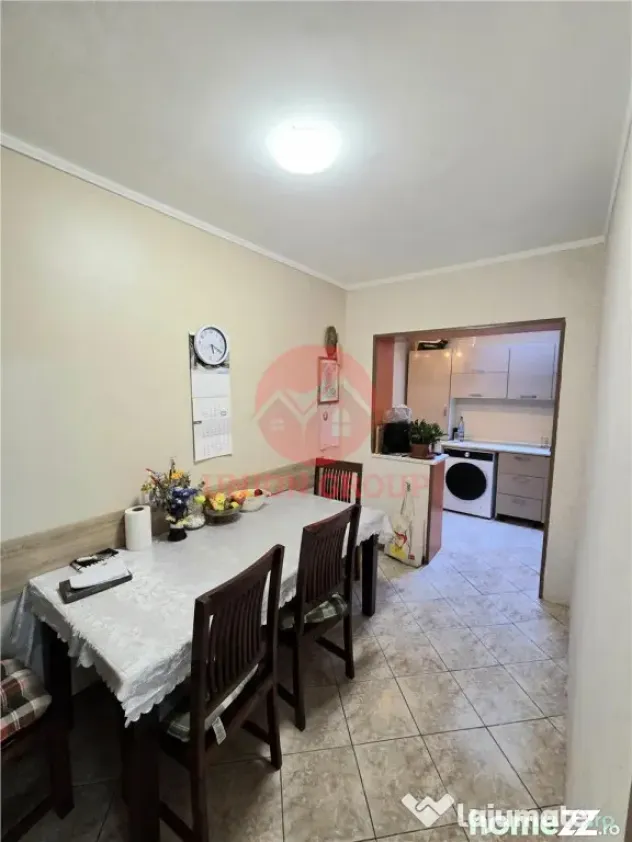 Apartament 4 Camere in Vila, Curte si Intrare Separata, Zona - Constanta (Constanta)