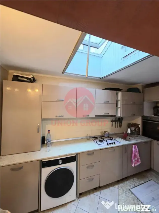 Apartament 4 Camere in Vila, Curte si Intrare Separata, Zona - Constanta (Constanta)