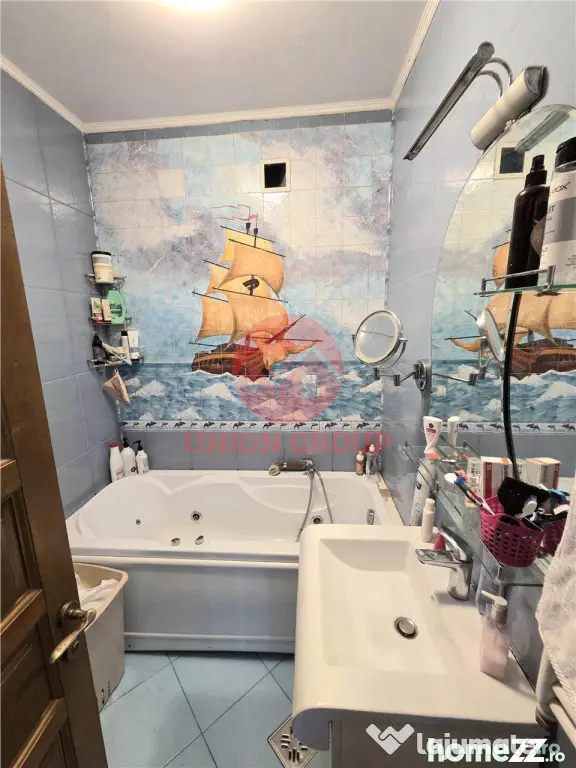 Apartament 4 Camere in Vila, Curte si Intrare Separata, Zona - Constanta (Constanta)