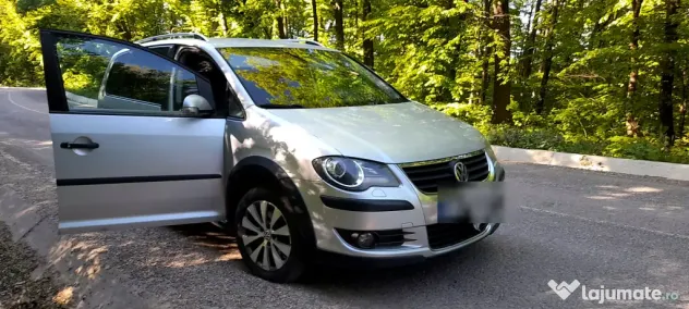 VW Cross Touran 2009 2.0 TDI 140 CP BMM, revizie recentă, roți vară + iarnă