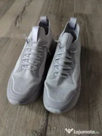 Adidași lila C&A 