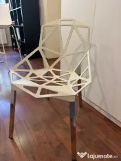 Vând 2 buc. scaun Magis Chair One pentru Horeca 