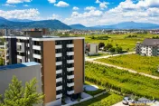 10.000mp intravilan, front la doua strazi, configuratie avan 