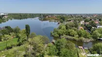 Proprietate unica, vila si 8000 mp pe malul lacului Snagov