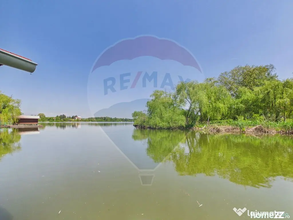 Proprietate unica, vila si 8000 mp pe malul lacului Snagov