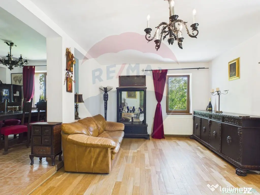Proprietate unica, vila si 8000 mp pe malul lacului Snagov