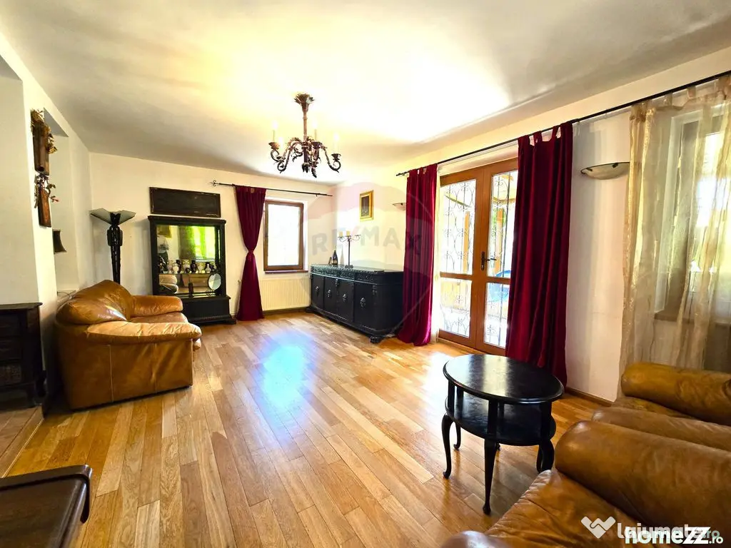 Proprietate unica, vila si 8000 mp pe malul lacului Snagov