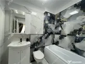 Apartament cu 3 camere 2 bai 2 locuri de parcare zona Semafo 