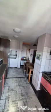 Apartament 4 camere, decomandat - zona Triaj 