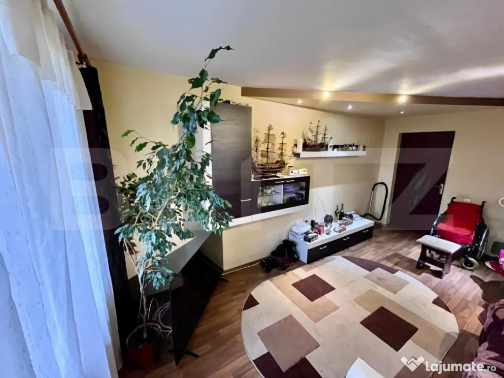 Apartament 3 camere, decomandat, 75 mp, zona Craiter