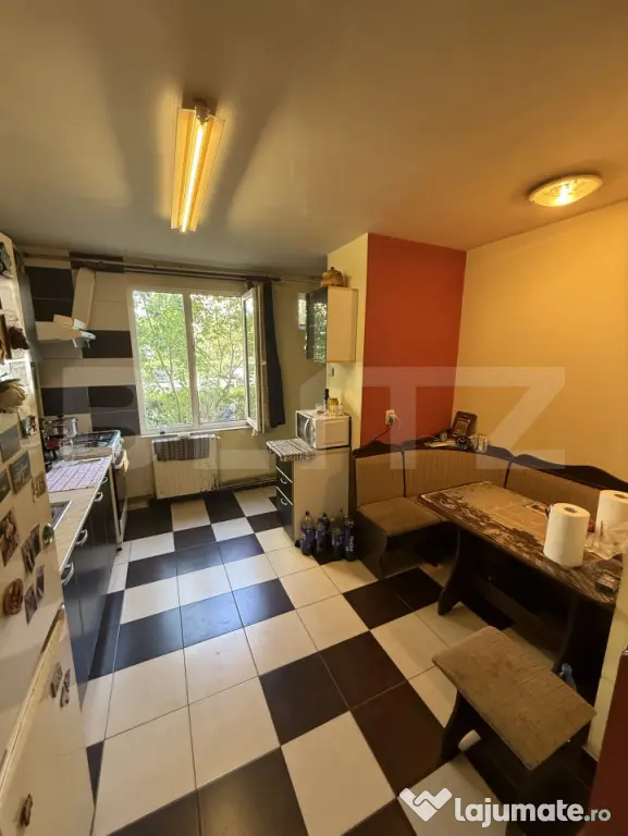 Apartament 3 camere, decomandat, 75 mp, zona Craiter