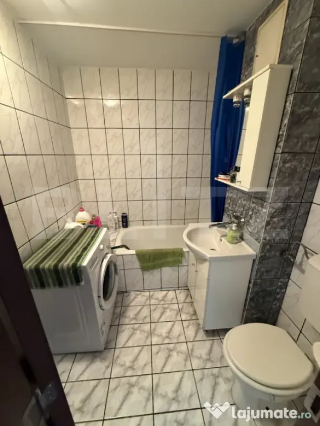 Apartament 3 camere, decomandat, 75 mp, zona Craiter