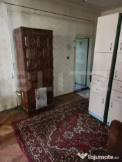 Casă de vânzare, cu teren în suprafață de 400 mp 