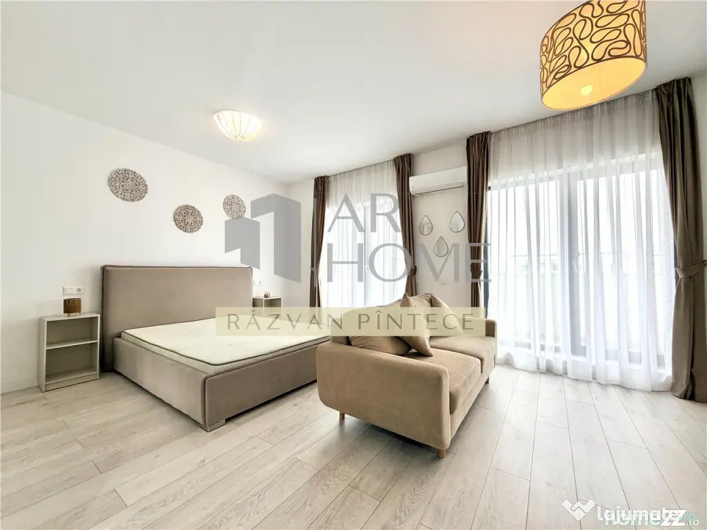 Garsoniera spatioasa, de lux, parcare, zona Vest Ploiesti