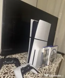 Vând consolă PS 5 varianta cu disc+2 controlere+2 jocuri